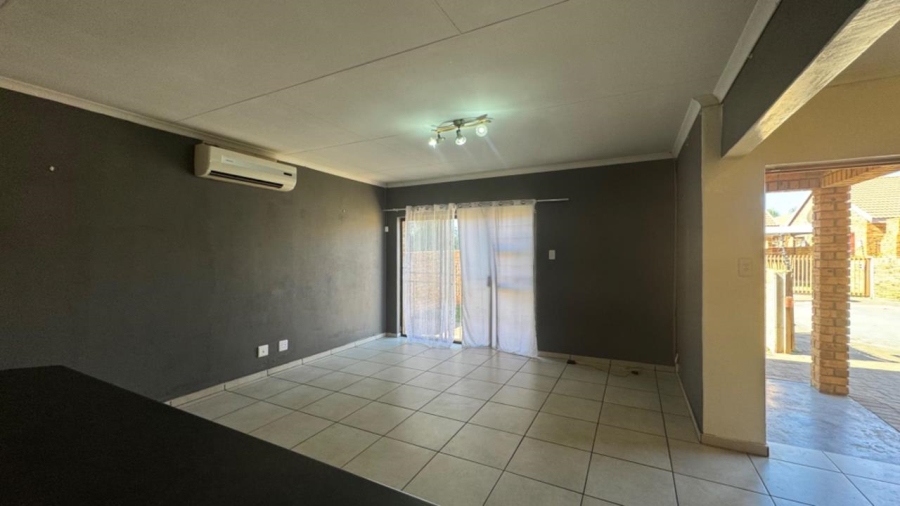 2 Bedroom Property for Sale in Riviera Northern Cape